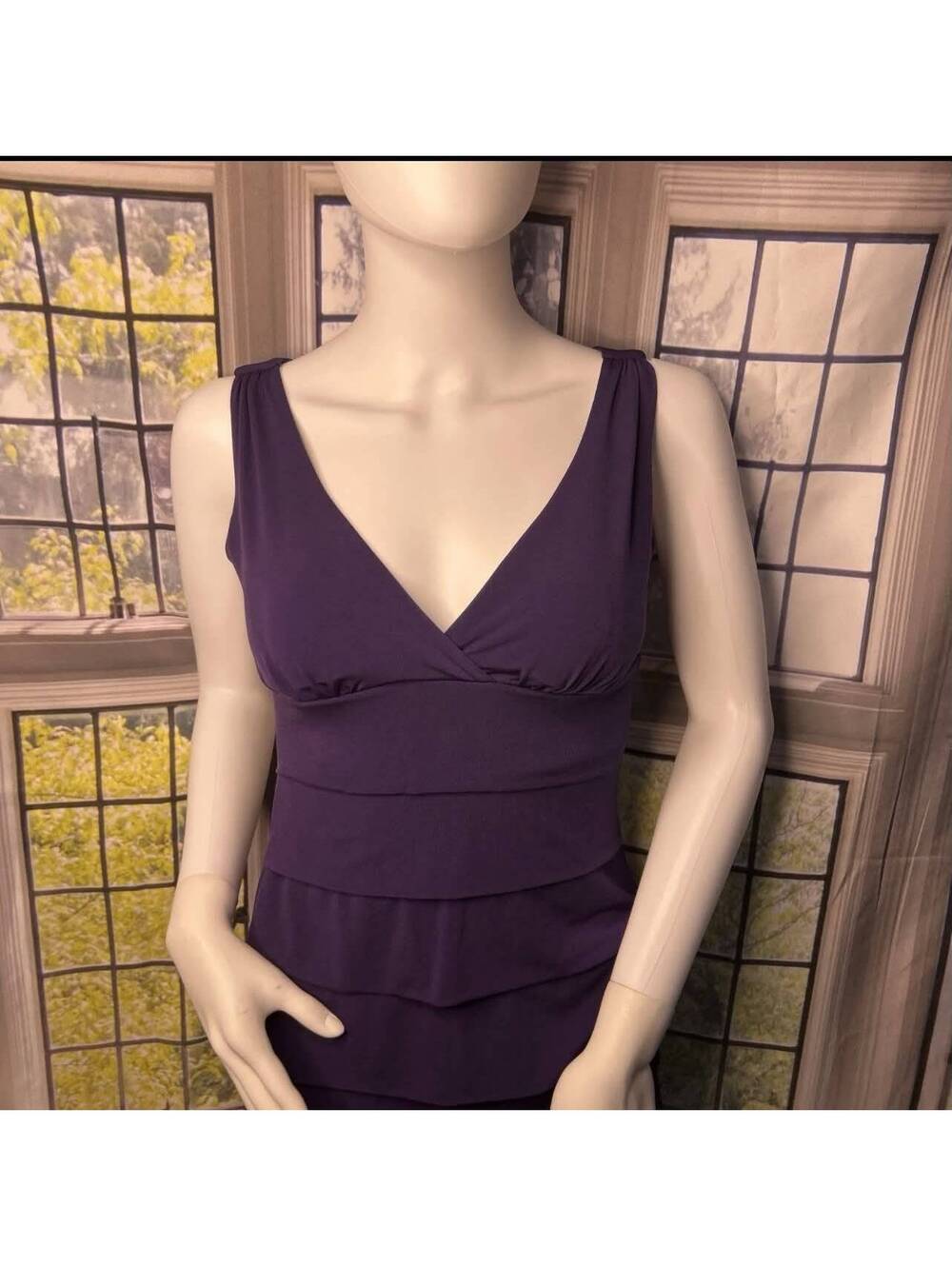 Sweet Storm V Neck Dress Knee length Size Small